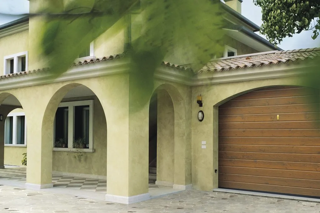 Гаражная дверь