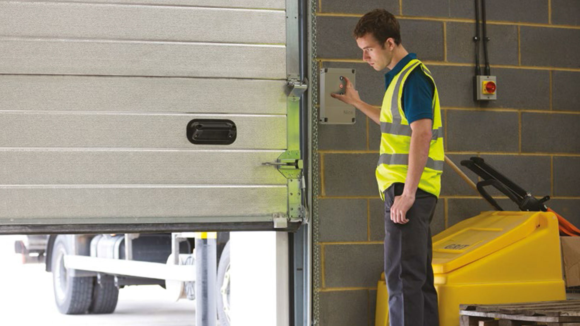 NICE Автоматизация промышленных ворот