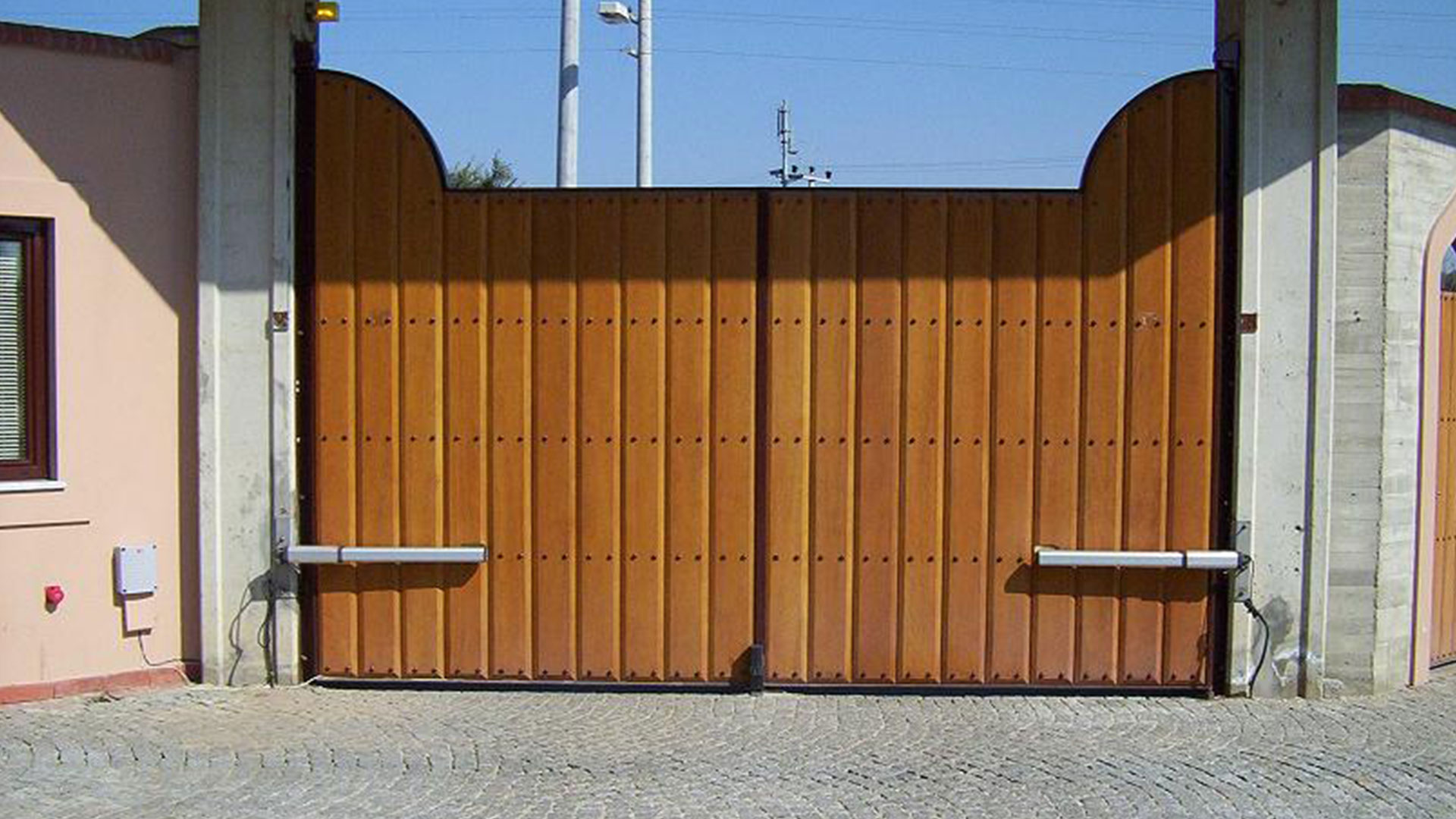 Распашные ворота BFT