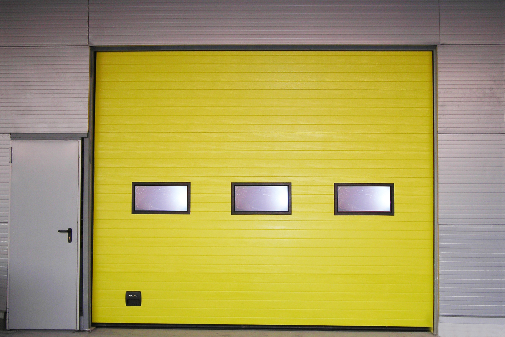 Секционные промышленные ворота